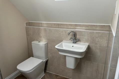 Shower room third floor.jpg
