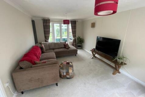 Living Room 1.jpg