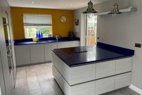 Kitchen 1.jpg