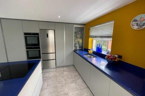 Kitchen 10.jpg