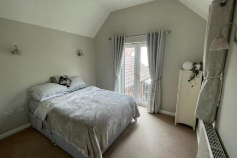 1 Bedroom 2.jpg