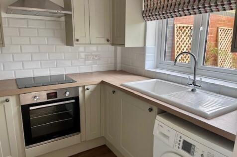 Kitchen 2.jpg