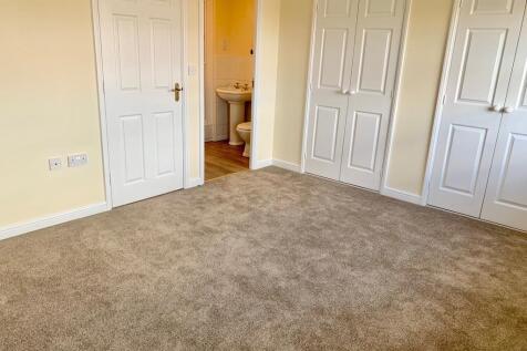 Bedroom 4.jpg