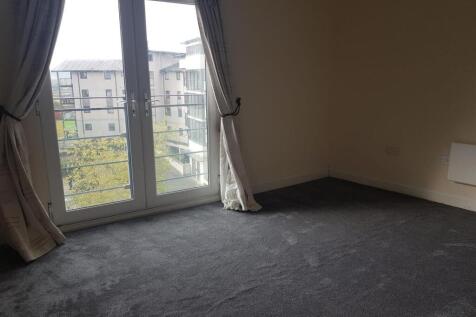 21 Holly Living Room.jpg