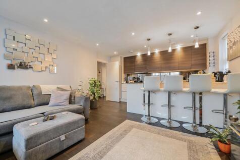 Living/Dining Area