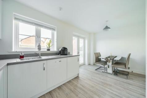 Kitchen/Dining Area