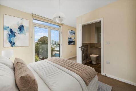 Master Bedroom with En-Suite