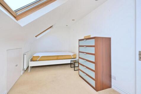 22&#39;2 (13&#39;4 Usable) Second Floor Bedroom