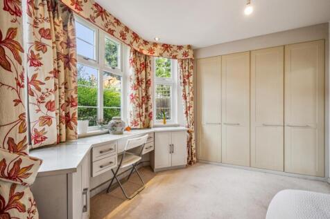 Guest Bedroom Suite