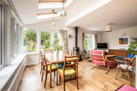 39 Tollards Road ...