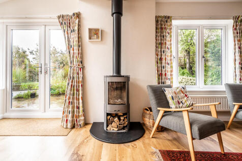 39 Tollards Road ...