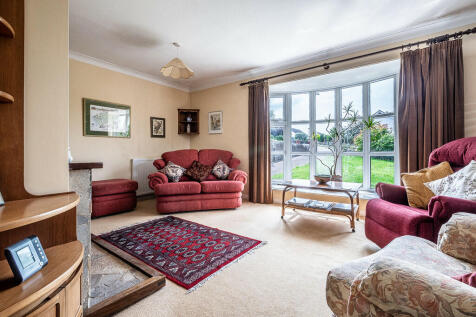 32 Underhill Cres...