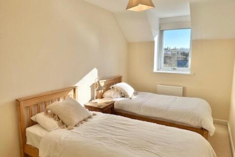 Bedrooom 2