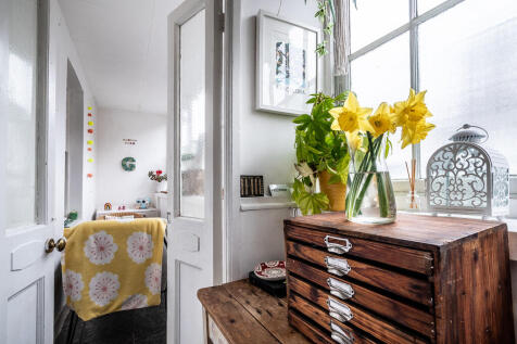  Hamlin Lane - We...