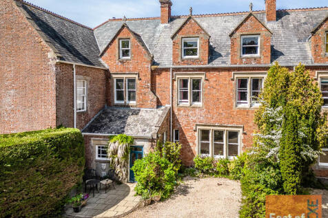 Victoria House - ...