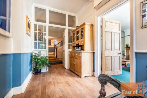 Victoria House - ...