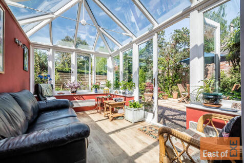 Victoria House - ...