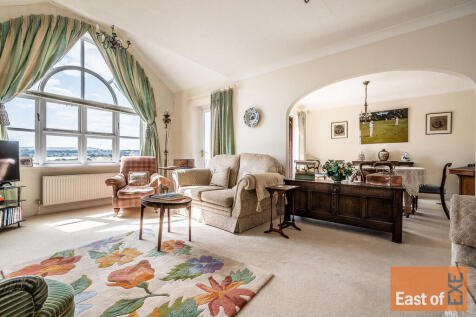 23 Weirside Place...