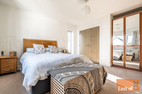 5 Catherines Clos...