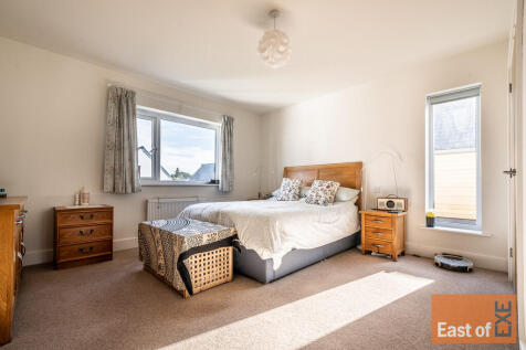 5 Catherines Clos...