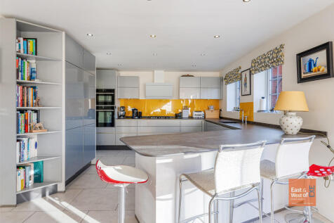 A11 - 10 Veysey C...