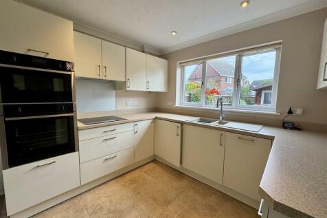 KITCHEN BREAKFAST ROOM