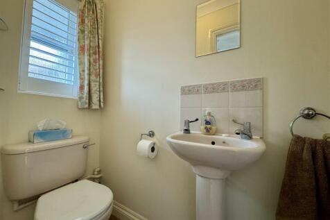 CLOAKROOM / WC