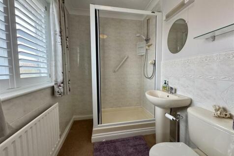 EN SUITE SHOWER ROOM
