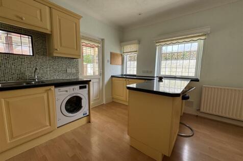 KITCHEN / BREAKFAST ROOM