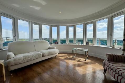 LOUNGE DINING ROOM