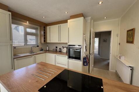 FITTED KITCHEN BREAKFAST ROOM