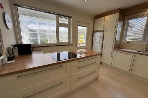 FITTED KITCHEN BREAKFAST ROOM