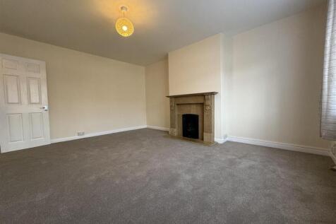 LOUNGE / LIVING ROOM