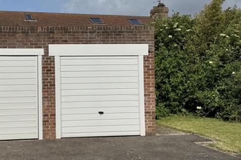 SINGLE GARAGE