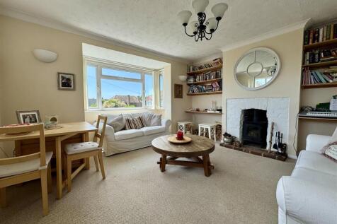 LOUNGE DINING ROOM