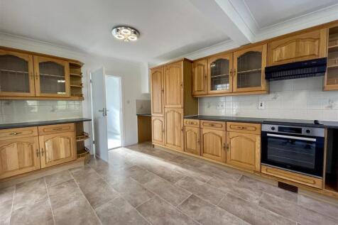 KITCHEN DINING ROOM