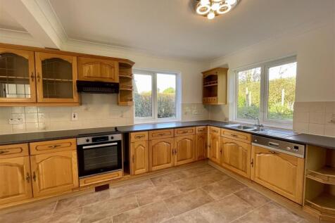 KITCHEN DINING ROOM
