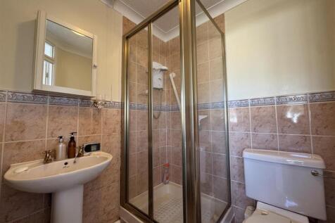 ENSUITE TO BEDROOM 1