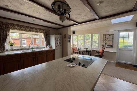 KITCHEN DINING ROOM