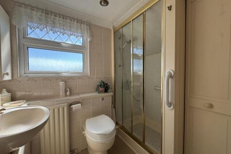 SHOWER ROOM &amp; WC