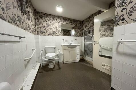 Ground Floor Shower 