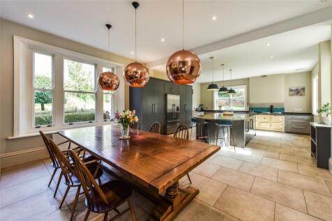 Kitchen/Dining Rm
