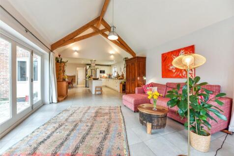 Kitchen/Living/Dine