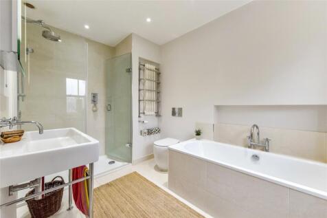 En-Suite Bath/Shower