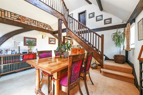 Sitting/Dining Room