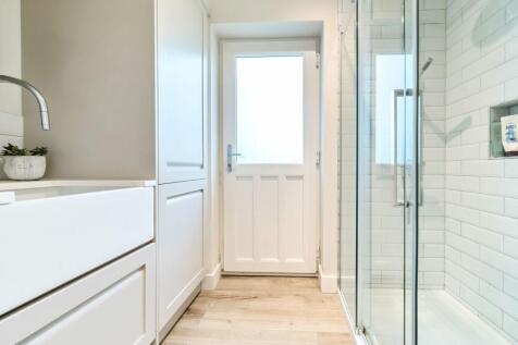Utility/Shower Room