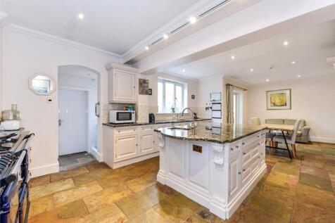Kitchen/Breakfast Rm