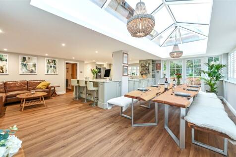 Kitchen/Dining/Livng