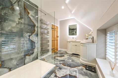 Shower Room En-Suite