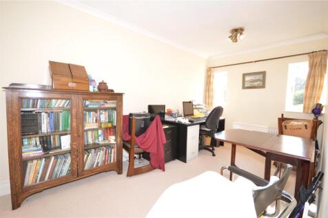 Bedroom 3/Study